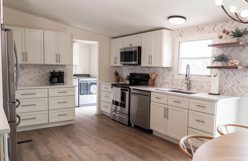 Lake Bridgeport Casa | The Lookout at Lakewood, Lakefront Paradise with Ultimate Entertainment, Hot Tub and Dock