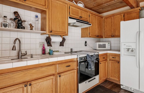 Peter Pan Cabina | The Lost Boys Hideaway - One of a Kind Mountain Getaway!