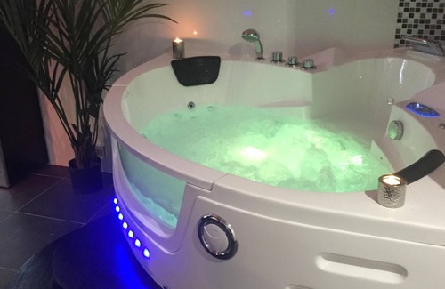 Lyon City Centre Apartamento | El apartamento relajación romántica del amor de Spa con jacuzzi, sauna ...