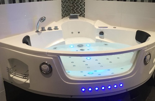 Lyon City Centre Apartamento | El apartamento relajación romántica del amor de Spa con jacuzzi, sauna ...
