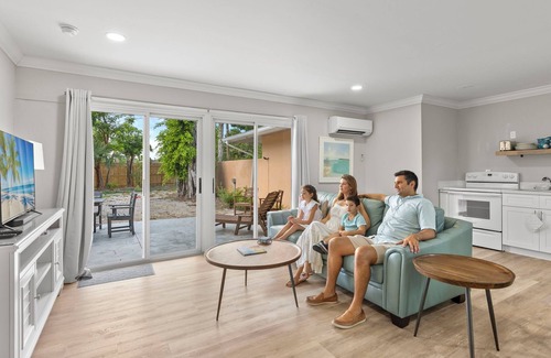 Sanibel Cabaña | El Lovebird duerme 3! Gran valor en Sanibel a pie de restaurantes, tiendas y el histórico faro de East End
