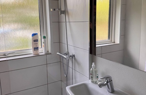 Odense Casa | The Lucky Peer – 4BR House with Free Parking, Netflix & WiFi