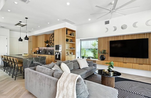 Bouldin Casa | The Lunith Retreat, House and ADU