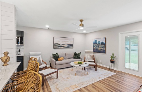 Open Gates Casa | The Luxe/Hot Tub/10 Min Keenland/12 Min Downtown/Fenced In Yard/ Pet Friendly