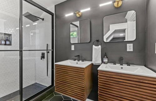 Georgetown Casa | The Luxe Hot Tub Private Bar 12 Min to Horse Park