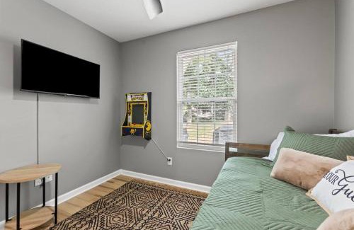 Georgetown Casa | The Luxe/HotTub/Playground/12min KHP/30min Ark