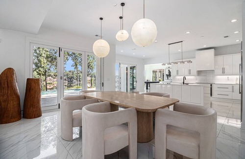 Jonesboro Casa | The Luxe Waterside Retreat