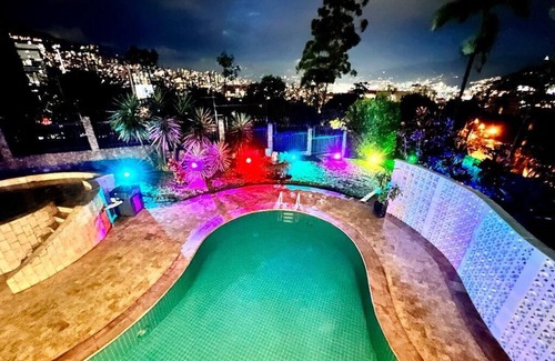 Buenos Aires Casa | The Luxury Ambience 8 bedroom Mansion