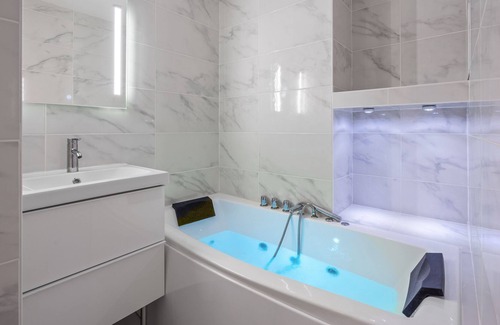 Talensac-Pont Morand Apartamento | ☆The Luxury Spa☆ with cinema/terrace in the city center