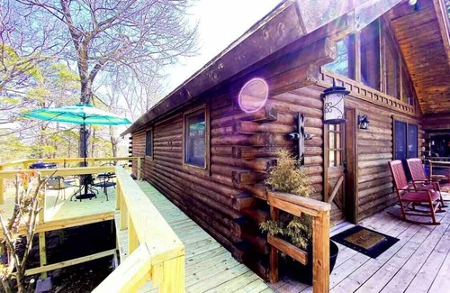 Eureka Springs Cabina | La cabaña de lujo en Bear Mountain Log Cabins