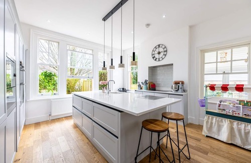 New Forest District Chalet De Esquí | The Lymington Hub Slps 13 hot tub/chef/spa