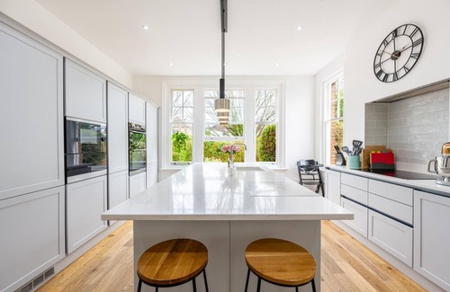 New Forest District Chalet De Esquí | The Lymington Hub Slps 13 hot tub/chef/spa