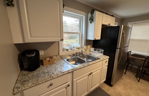 Batesville Casa | The Lyon’s Den- Boutique bungalow in the heart of Batesville, Arkansas