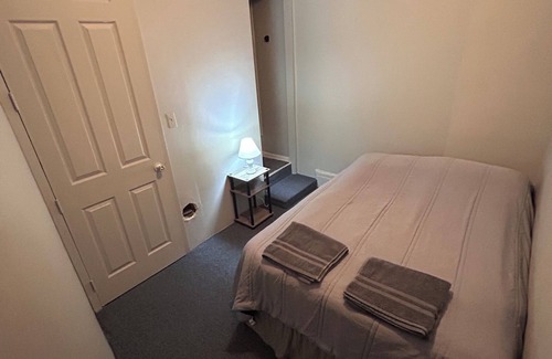East Harlem Casa | The Macaw Guesthouse