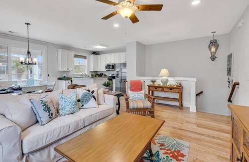 Windy Hill Casa | The Madeira: Beach + Barefoot Landing + Pools!