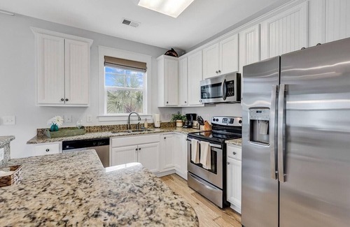 Windy Hill Casa | The Madeira: Beach + Barefoot Landing + Pools!