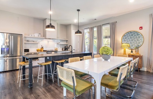Germantown Apartamento | The Magnolia - AvantStay | 52 Bedrooms, Sleeps 156