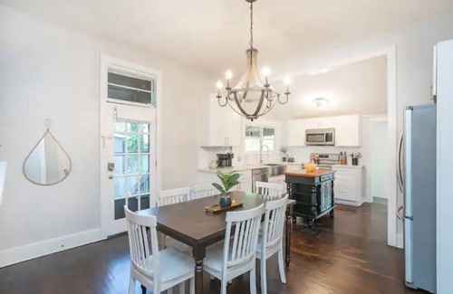 East Nashville Cabaña | The Magnolia Cottage * Walk to 5 Points*Large Deck