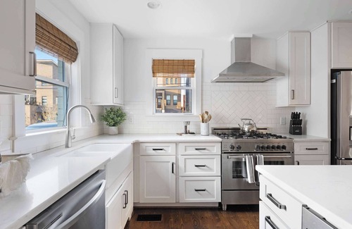 South Nashville Casa | The Magnolia House - 7 Beds + Full of Charm.