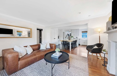South Nashville Casa | The Magnolia House - 7 Beds + Full of Charm.