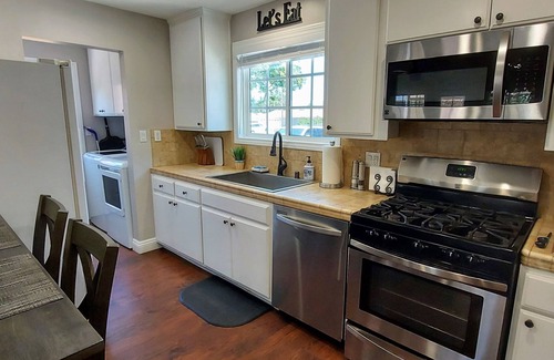 Simi Valley Casa | The Magnolia House in Simi Valley