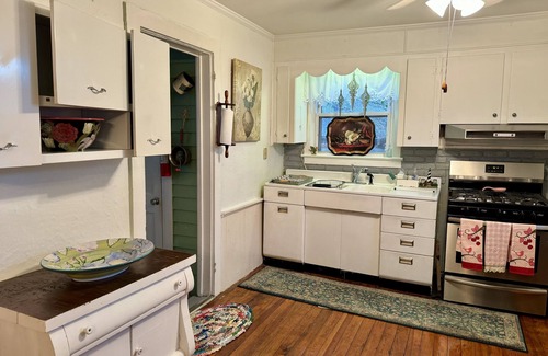 Stanardsville Casa | The Magnolia Manor House