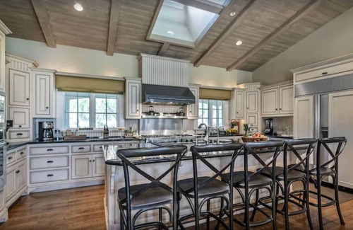 Santa Ynez Casa | The Magnolia Manor :: Picturesque French Wine Country Estate - Great Location!