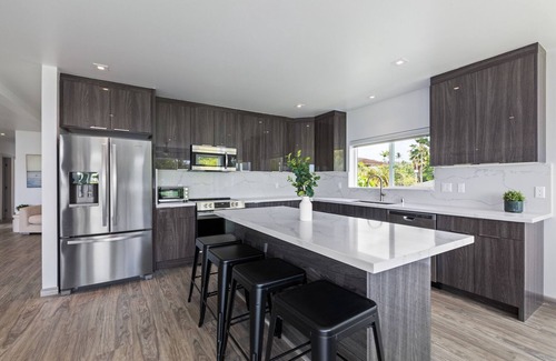 Portlock Casa | The Makai Manor - Beautiful Newly Built Spacious Home