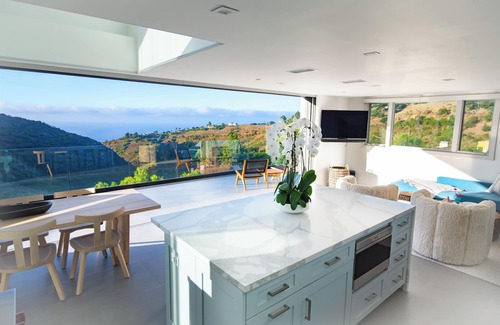 Malibu Casa | The Malibu Modern Oasis - Oceanview 4 Brdrm Surrounded by Canyon Views