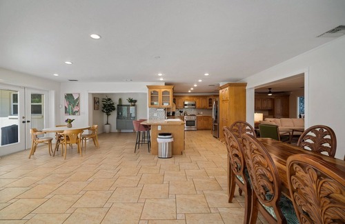 Palma Sola Casa | The Mangos Family Beach House