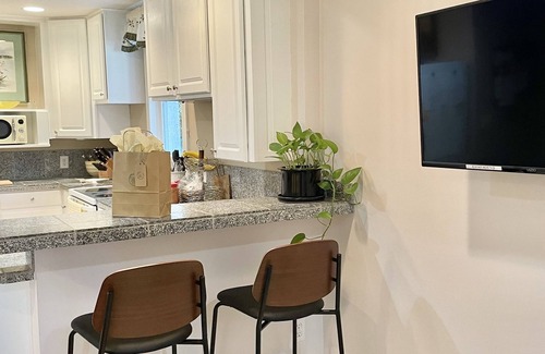 Uptown Apartamento | The Manhattan Suite (Apartment 2), at Magnolia Court