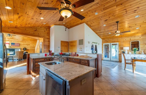 Ennice Chalet De Esquí | The Manor House at Saddle View Farms