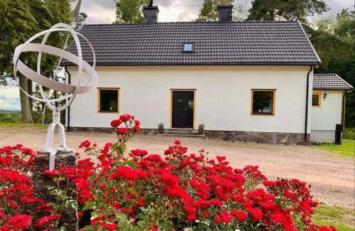 Vreta Kloster Casa | The Manor Wing, Lake View & Outdoor Spa