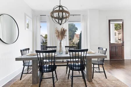 Hope Gardens Casa | The Maple House - Huge Backyard & Mins to Broadway