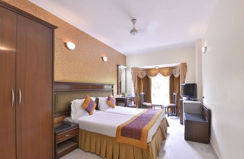 DLF City Casa | The Maple Leaf DLF Cyber City