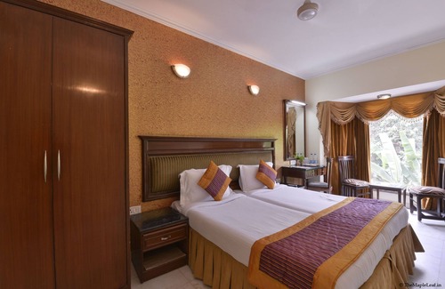 DLF City Casa | The Maple Leaf DLF Cyber City