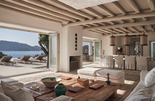 Mykonos Villa | Luxurious 5-bedroom villa with WiFi, AC in fabulous Mykonos