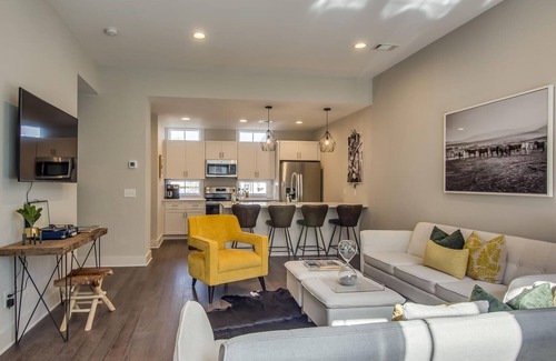 Historic Waverly Casa | The Marigold - Walkable to Amazing Shops & Restaurants