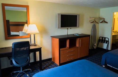 West Yarmouth Hotel | The Mariner Resort on Cape Cod!!