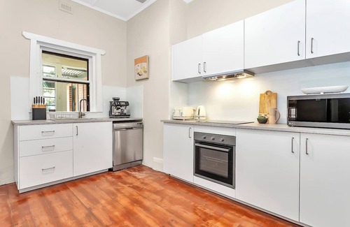 Cowandilla Casa | The Marobwen Charming City Retreat near West Beach