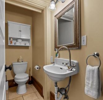 Lafayette Square Casa | The Marquis Manor | JZ Vacation Rentals