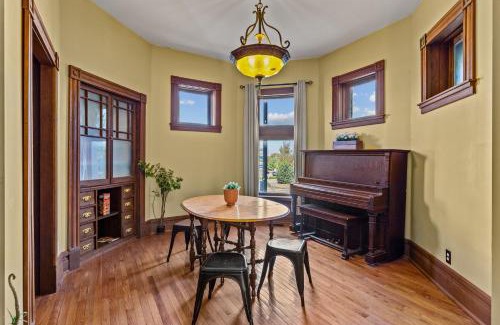 Lafayette Square Casa | The Marquis Manor