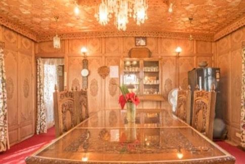 Sudarbal Alquiler De Eote | The Martin's Houseboat