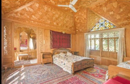 Sudarbal Alquiler De Eote | The Martin's Houseboat