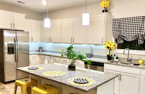 Clarksville Casa | The Marvel 5 bedrms w/Cinema+Study~Sleeps 12
