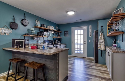 Pigeon Forge Chalet De Esquí | The Mason Jar, Hot Tub,WIFI, $1089 In tickets each paid day, Dollywood and More