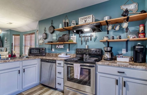 Pigeon Forge Chalet De Esquí | The Mason Jar, Hot Tub,WIFI, $1089 In tickets each paid day, Dollywood and More