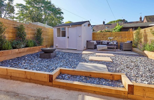 Evenley Cabaña | THE MATCHBOX, pet friendly, with open fire in Evenley