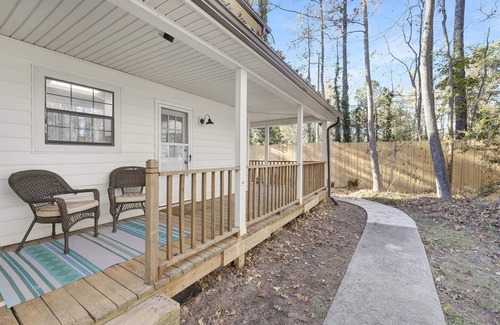 Matthews Casa | The Matthews Stay | Newly Renovated Family Home