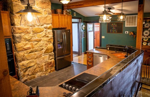Rockbridge Baths Casa | The Maury River House: A Luxury Country Experience